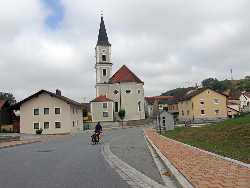 Bicycling -Vilshofen-Deggendorf-Germany-Winzer