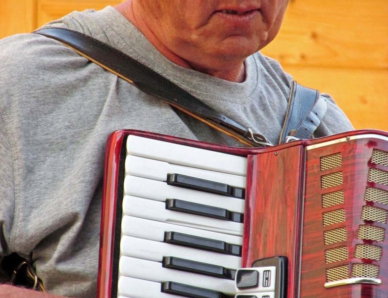 Bicycling -Vilshofen-Deggendorf-Germany-Accordion player