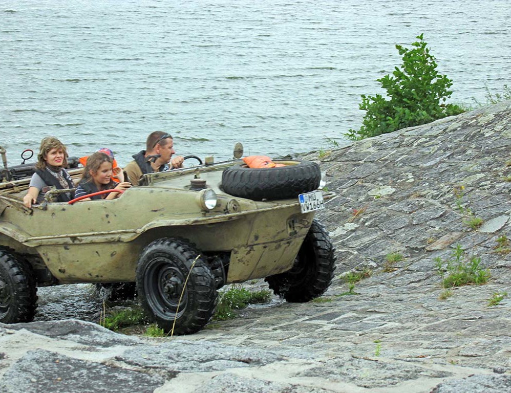 Straubing-Regensburg-Germany-1943 car-boat