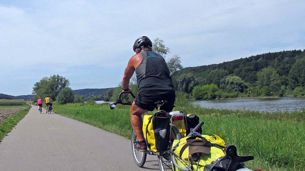 Regensburg-Neustadt-Germany-bike paths-gravel